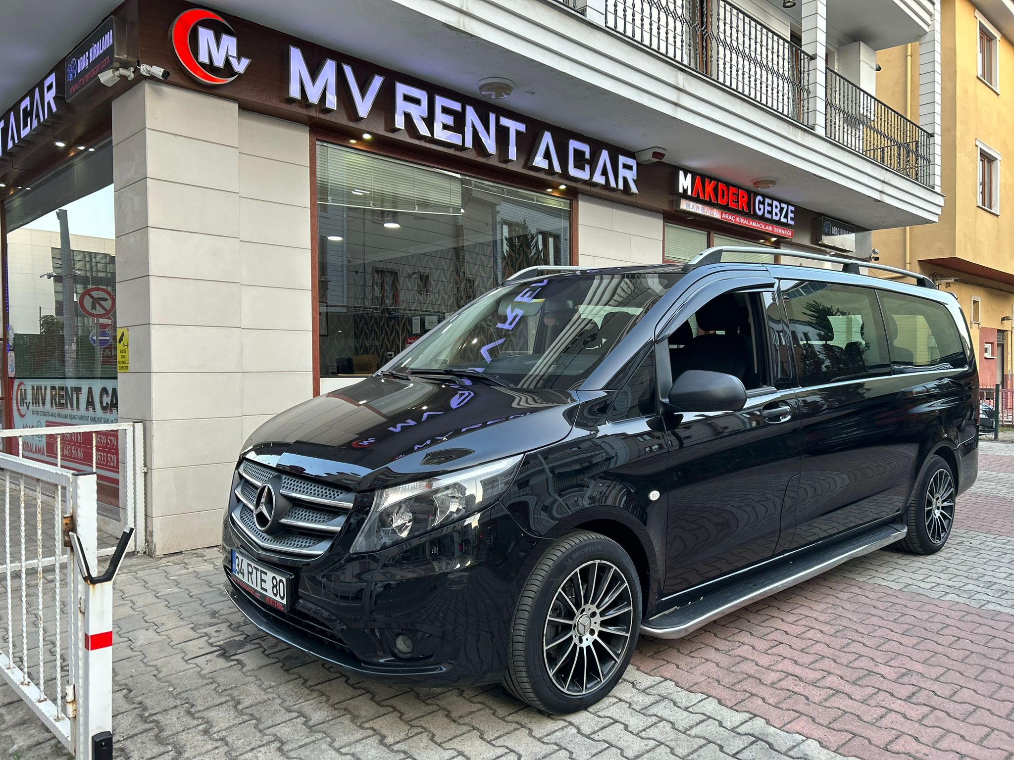 9 KİŞİLİK DİZEL MANUEL OTOMOBİL RUHSATLI MERCEDES VİTO 